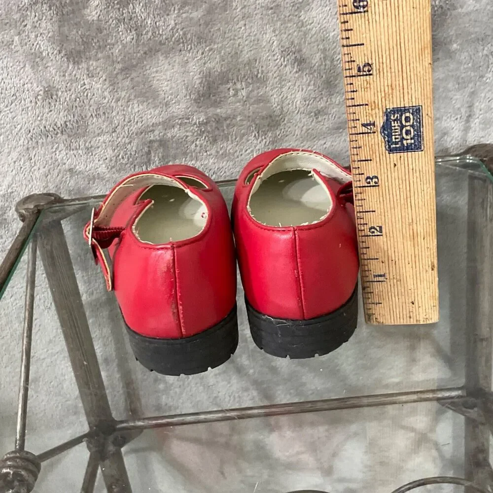 Buster Brown leather classic Mary Jane Shoes Little Girls Size 11.5 Red Hearts